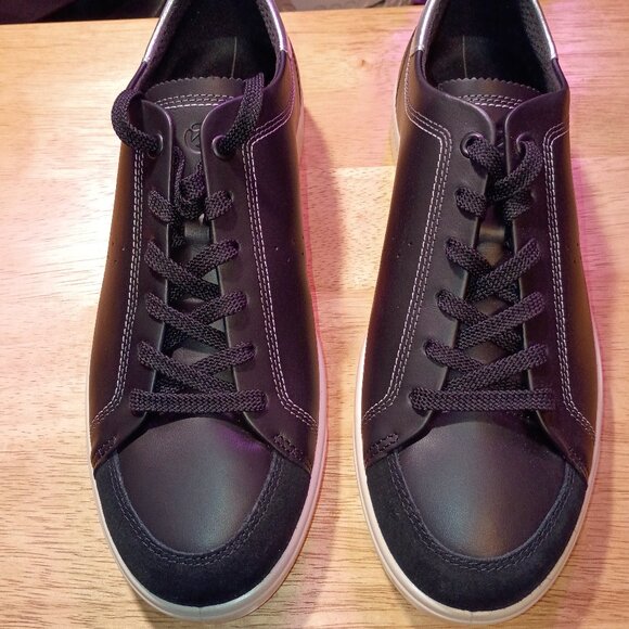 NWOB/ ECCO FluidForm Street Lite Sneakers, Women Size (9) Black, W/Silver - Picture 1 of 11